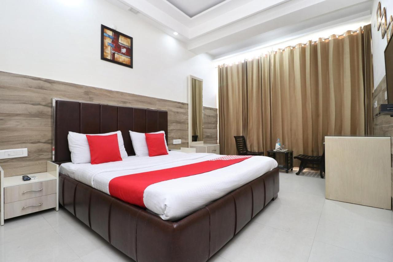 Oyo 30848 Hotel Signature Firozpur Exterior foto