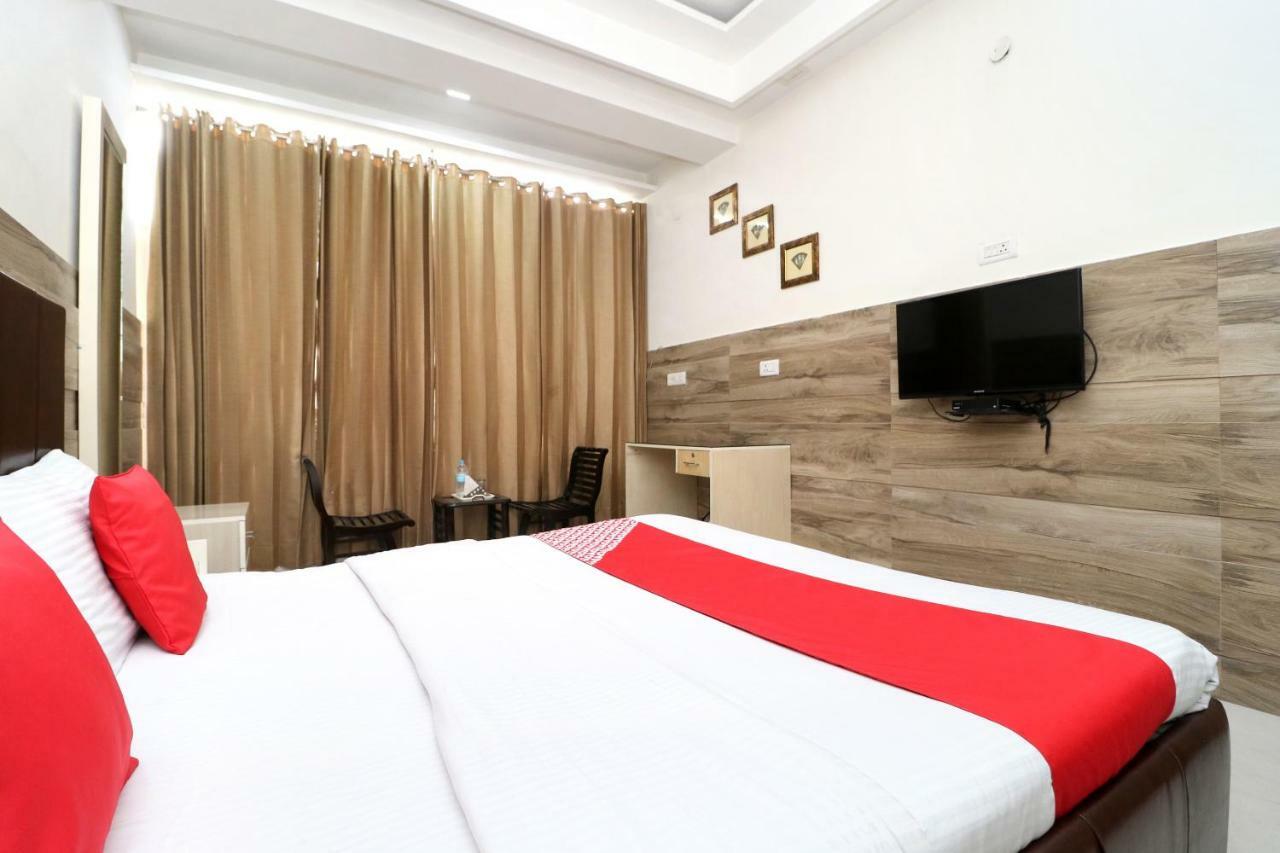 Oyo 30848 Hotel Signature Firozpur Exterior foto